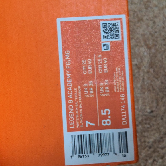 Legend 9 Academy FG/MG Cleats - White and Black - Picture 5 of 6